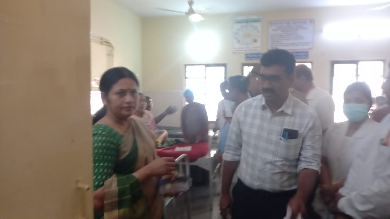 ಜಿಲ್ಲಾಧಿಕಾರಿ ಸಾರ್ವಜನಿಕರ ದಿಡೀರ್ ಬೇಟಿ.!